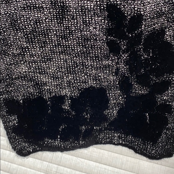 Arden B Scarf - Picture 2 of 2